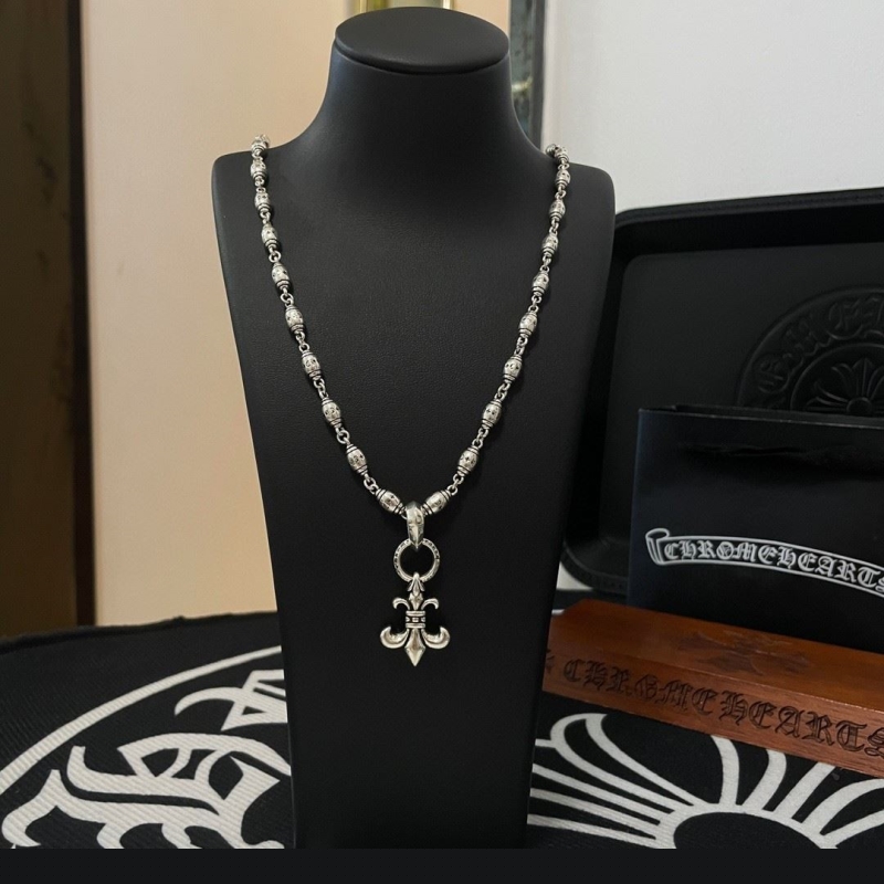 Ch**me He**ts necklaces